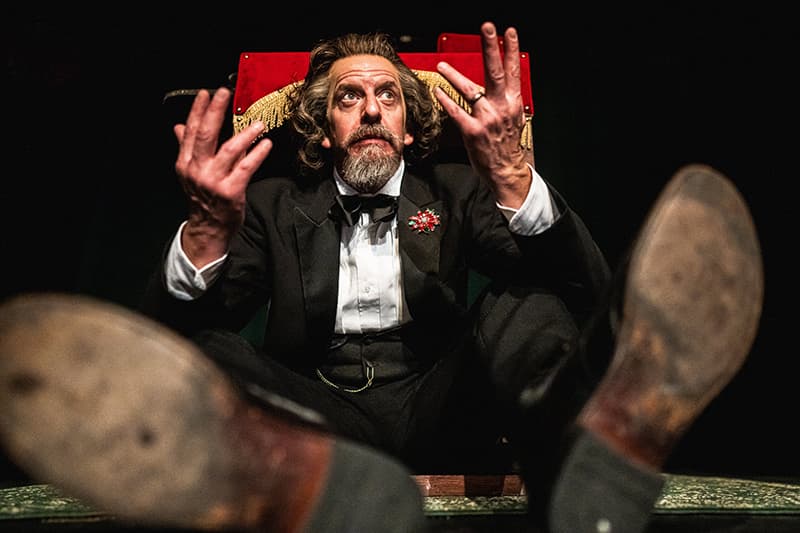 Charles Dickens